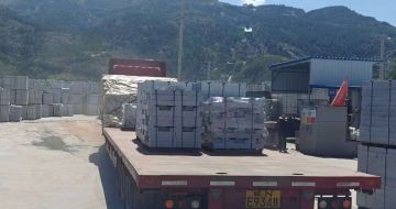 菏泽 芝麻白仿形路沿石，直形路沿石