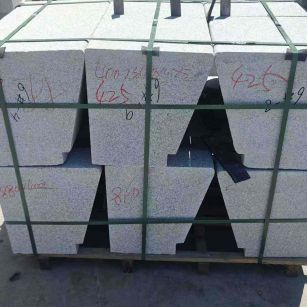 菏泽 芝麻白异形坐凳，石凳