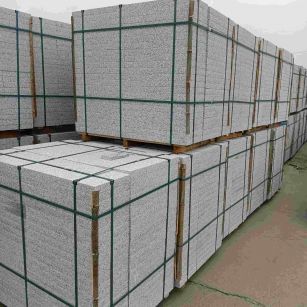 菏泽 白麻花岗岩石材荔枝面地铺石（300*600*50）