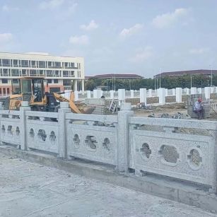 菏泽 白麻花岗岩荔枝面河道栏杆