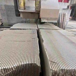 菏泽 车间生产日常，黄金麻白麻花岗岩