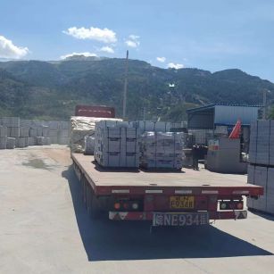 菏泽 芝麻白仿形路沿石，直形路沿石