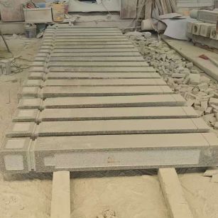 菏泽 芝麻白异形加工雕刻-栏杆大柱，方柱