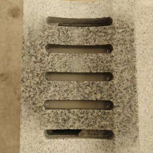 菏泽 芝麻白拉丝面花岗岩U型开槽排水槽