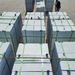 菏泽 芝麻白花岗岩5公分地铺石 花岗岩厂家工厂装车日常