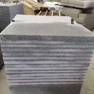 菏泽 芝麻白5公分火烧地铺成品，900*400，规格可定制