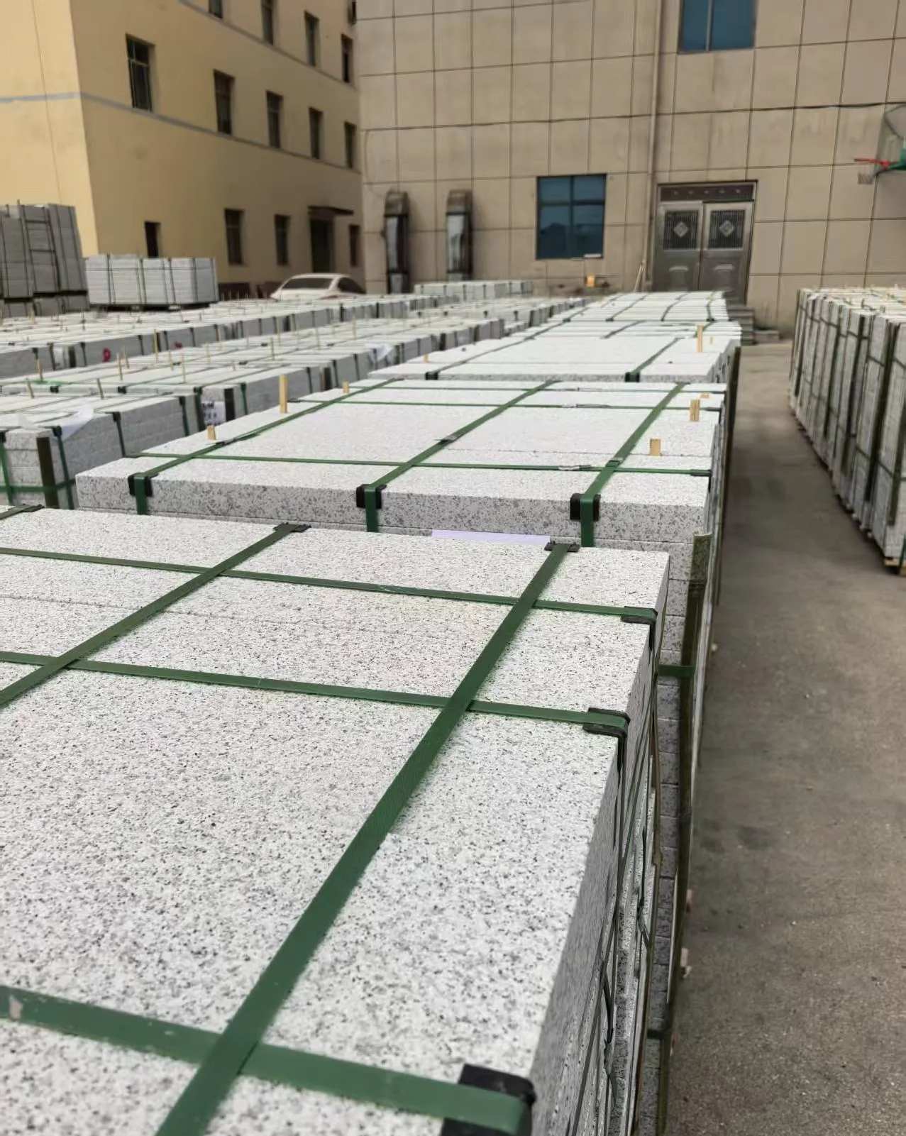 菏泽 白麻花岗岩5.0公分荔枝面地铺石