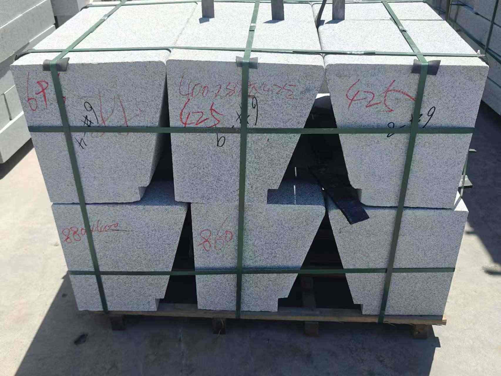 菏泽 芝麻白异形坐凳，石凳