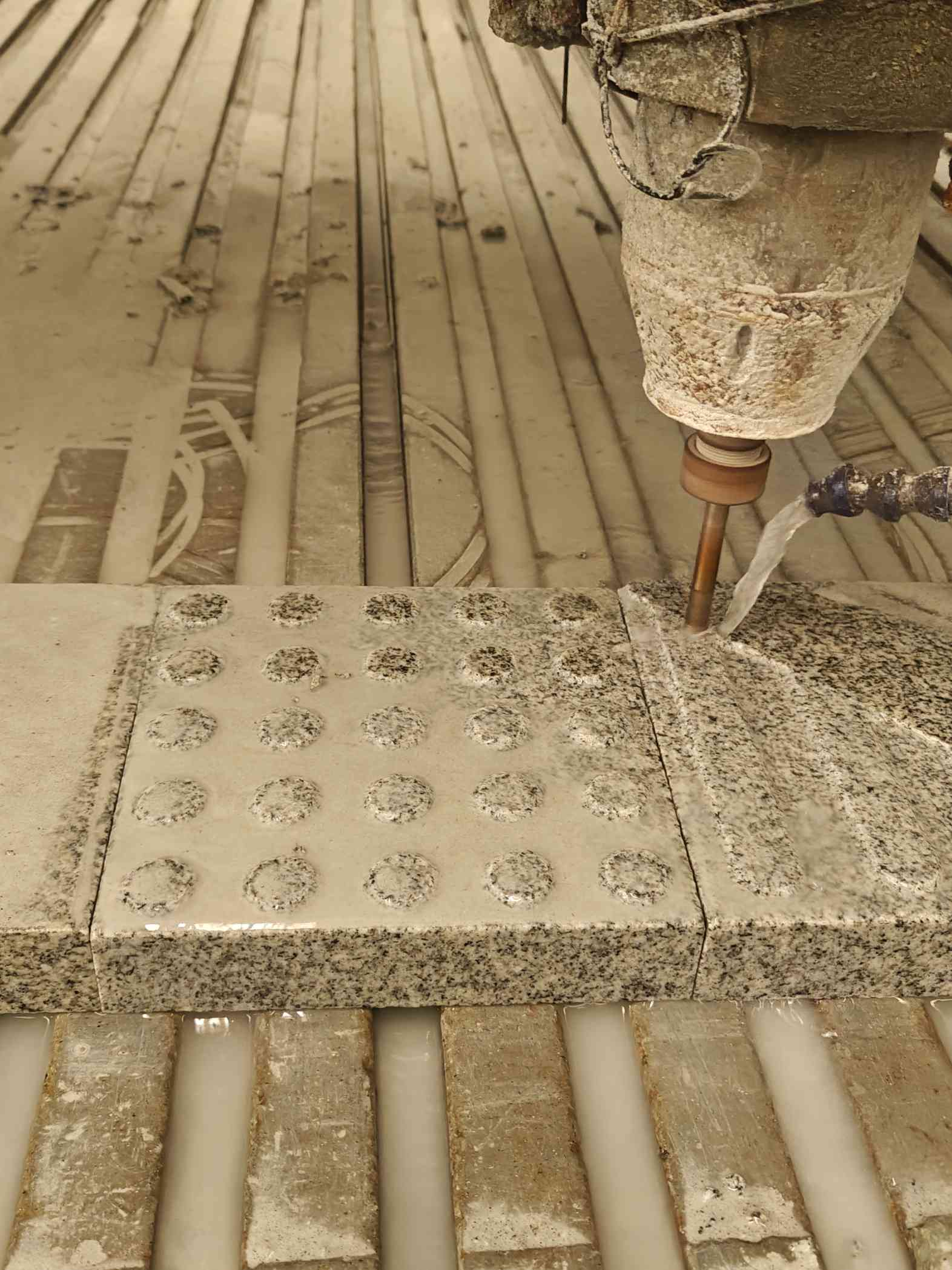 菏泽 芝麻白花岗岩石材盲人石、盲道石、盲点石