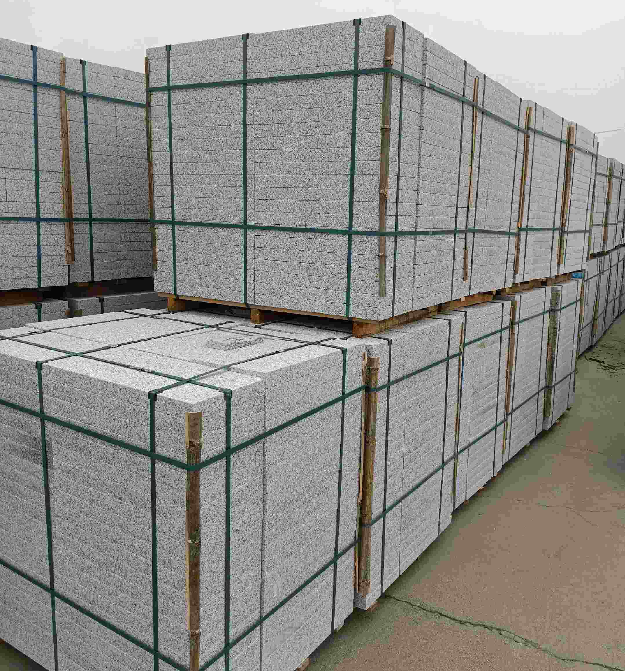 菏泽 白麻花岗岩石材荔枝面地铺石（300*600*50）