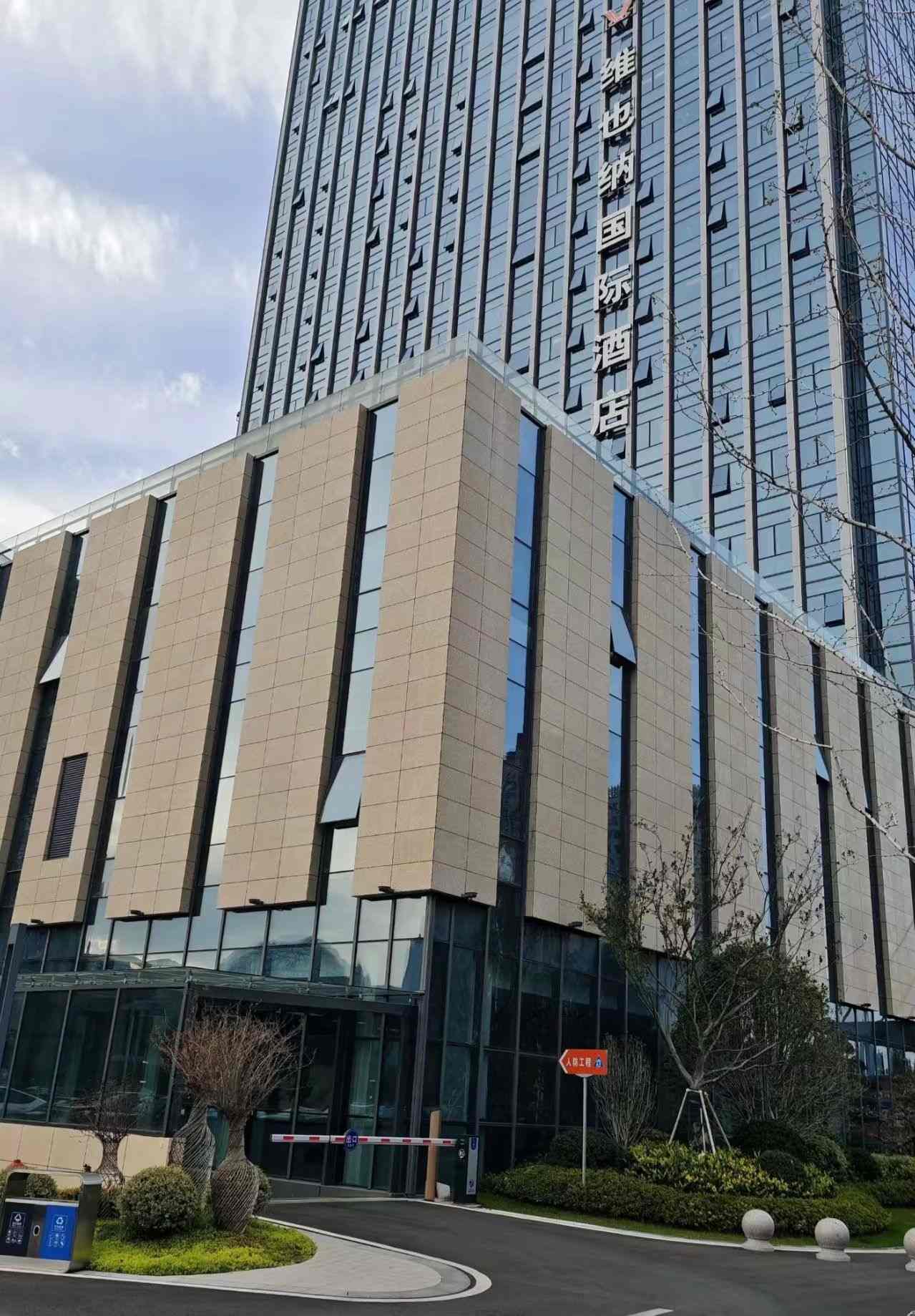 菏泽 黄金麻花岗岩外墙干挂