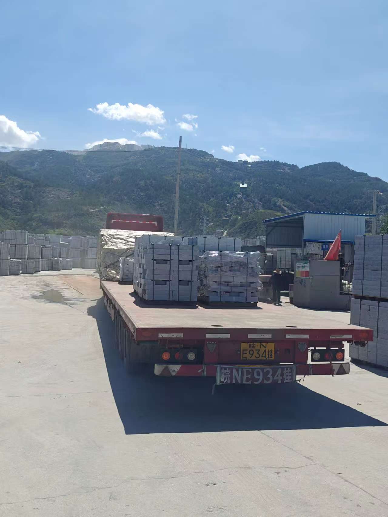 菏泽 芝麻白仿形路沿石，直形路沿石