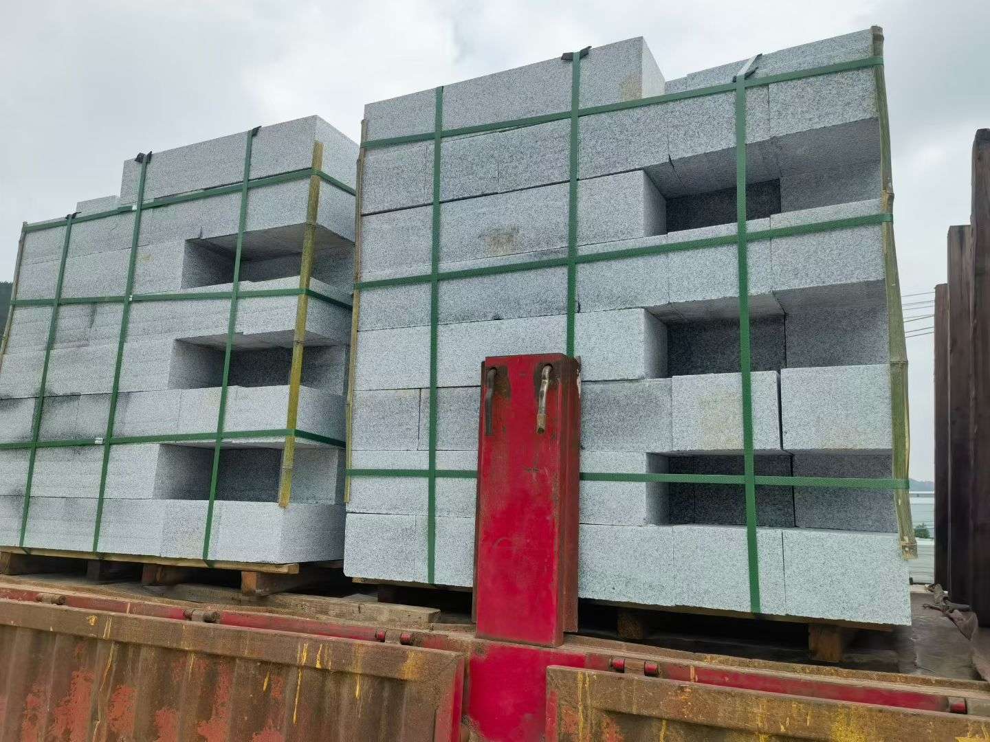 菏泽 芝麻白花岗岩路沿石，平石，路侧石，马路牙子，路缘石，立缘石，平缘石等