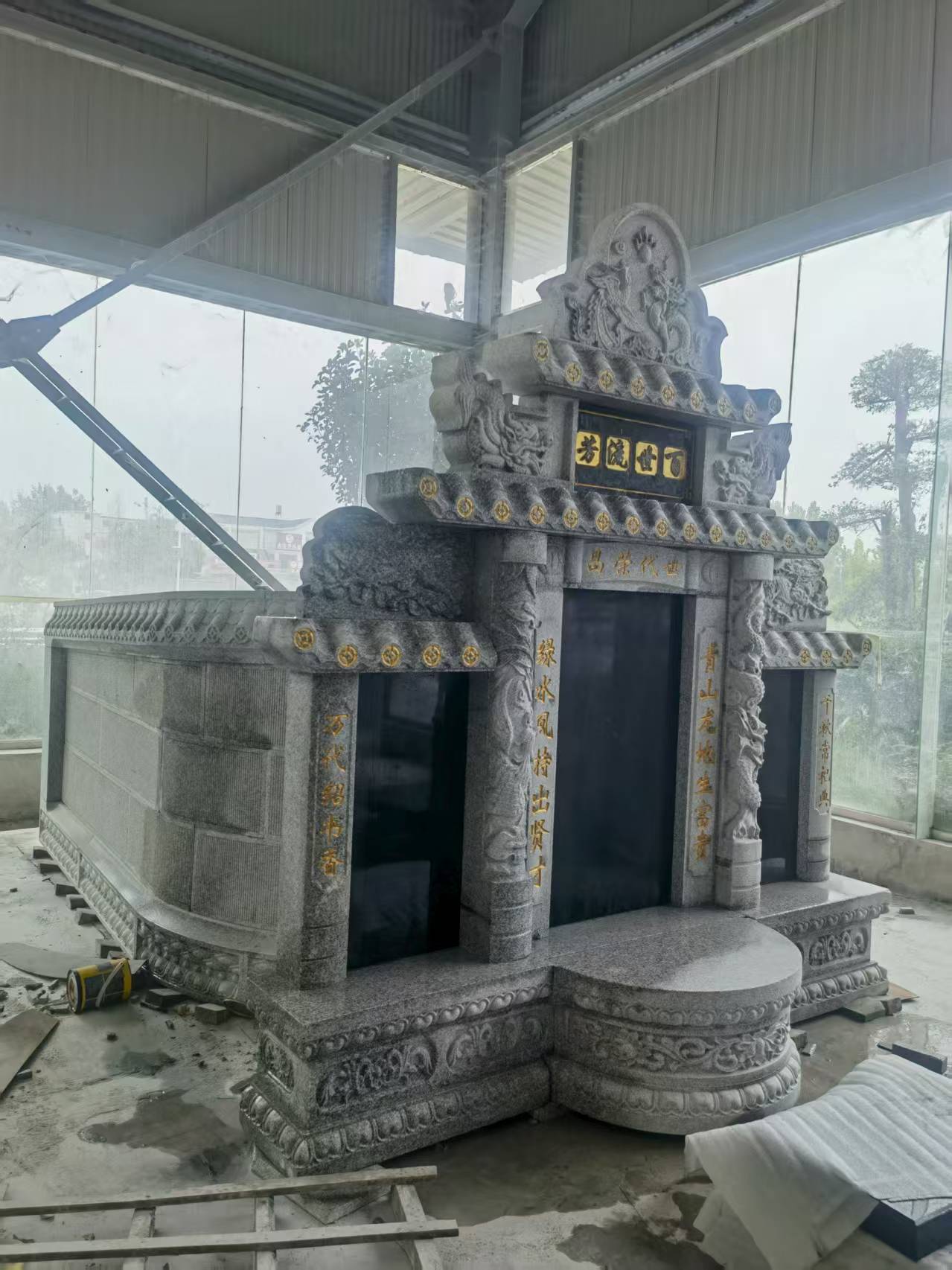 菏泽 芝麻白墓碑效果展示图