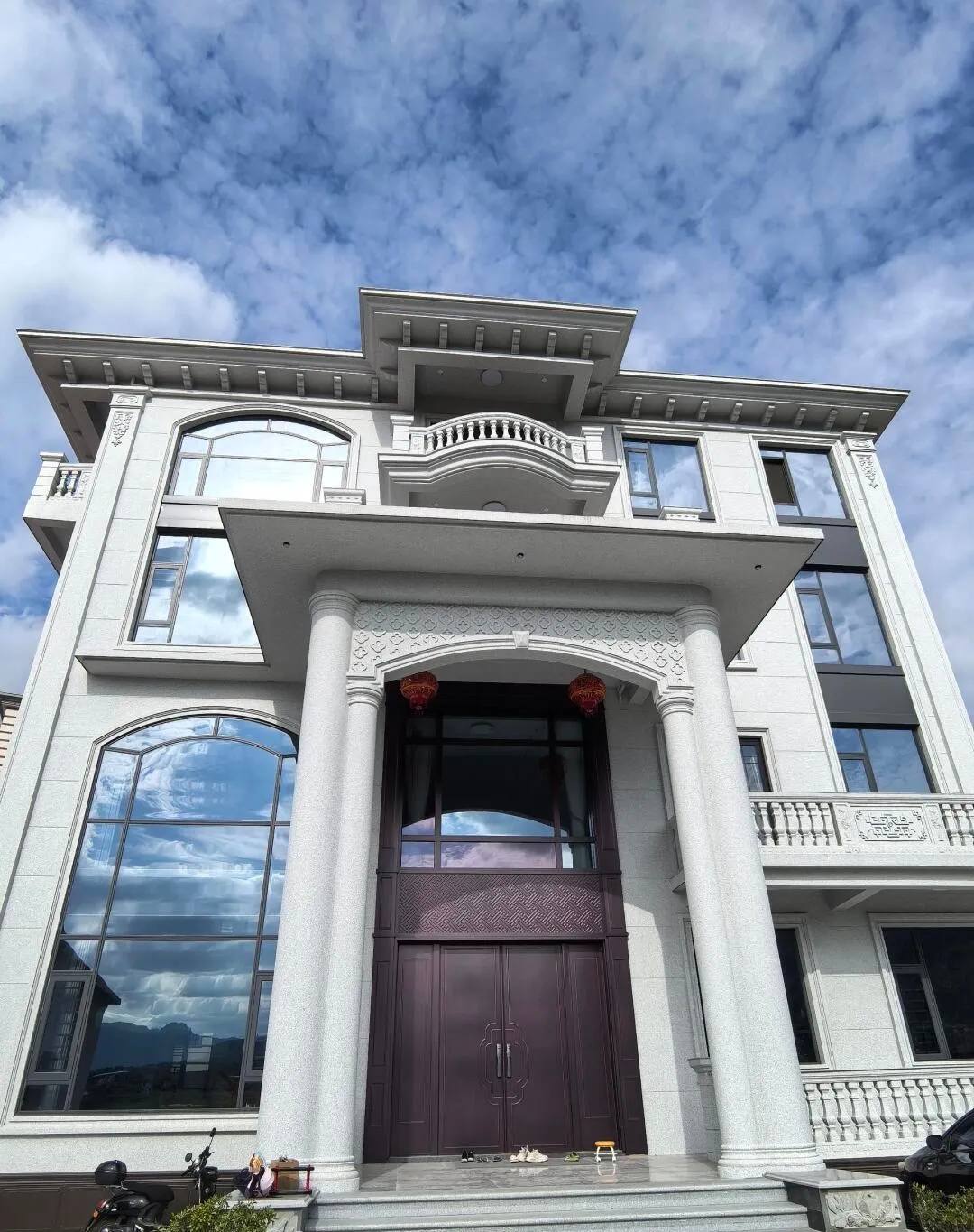 菏泽白麻别墅外墙干挂石材效果示例