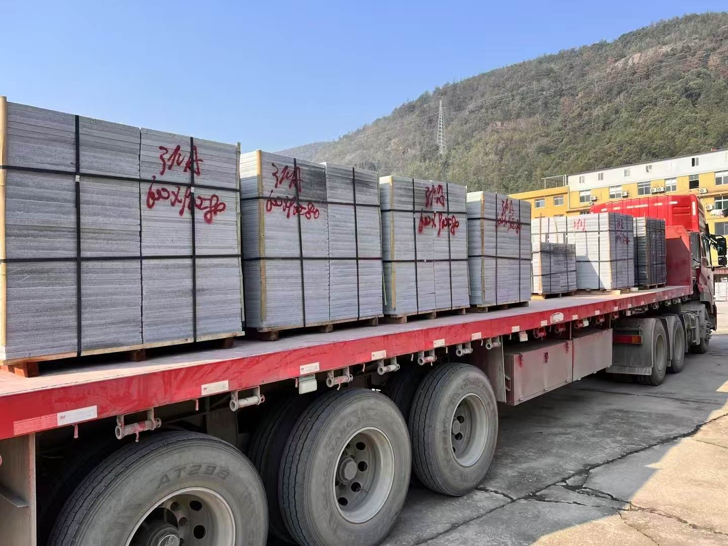 菏泽 芝麻灰地铺石出货日常