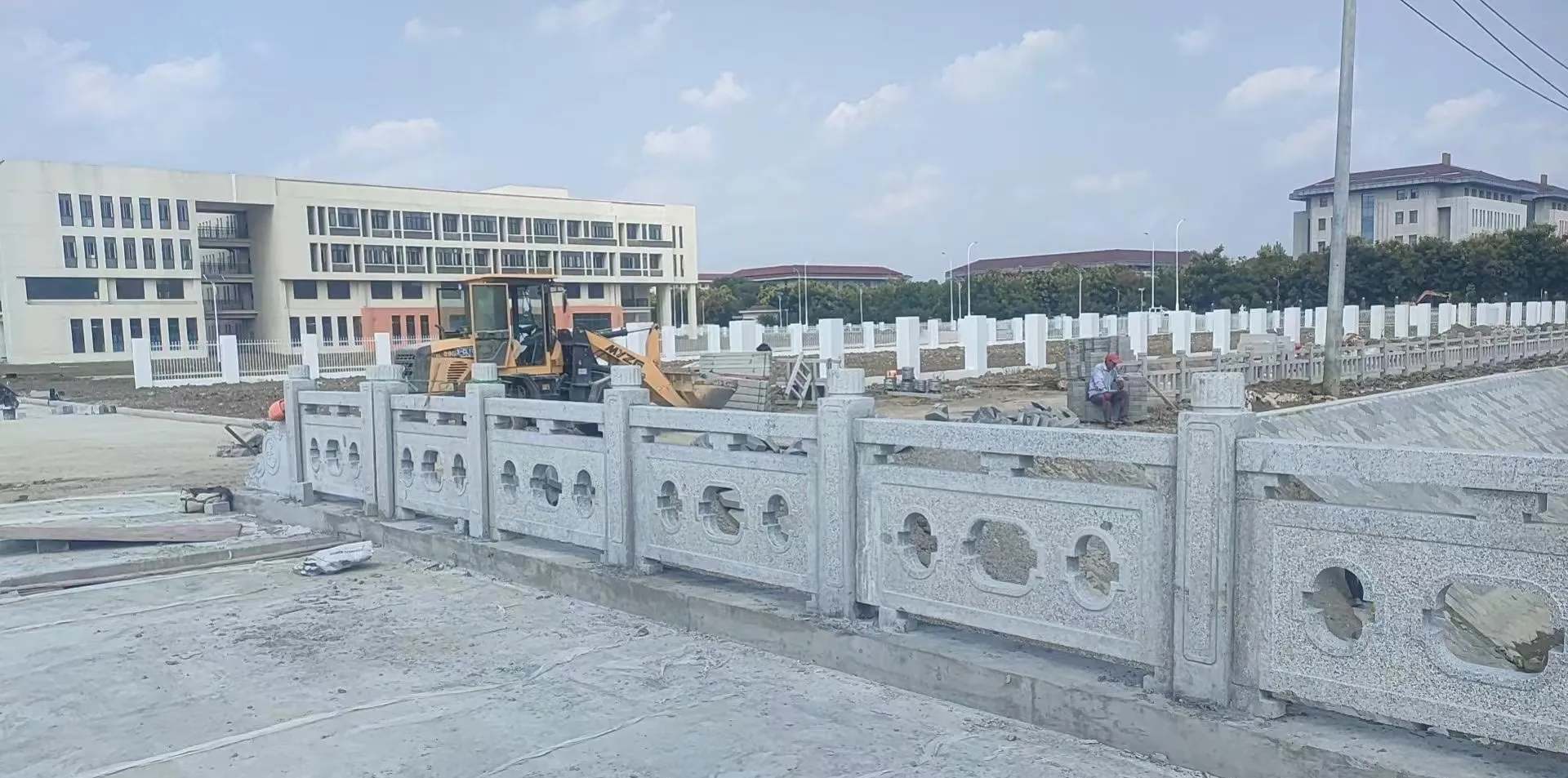 菏泽 白麻花岗岩荔枝面河道栏杆